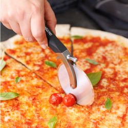 Pizzahjul - Specialty - 20cm - Sort - Microplane